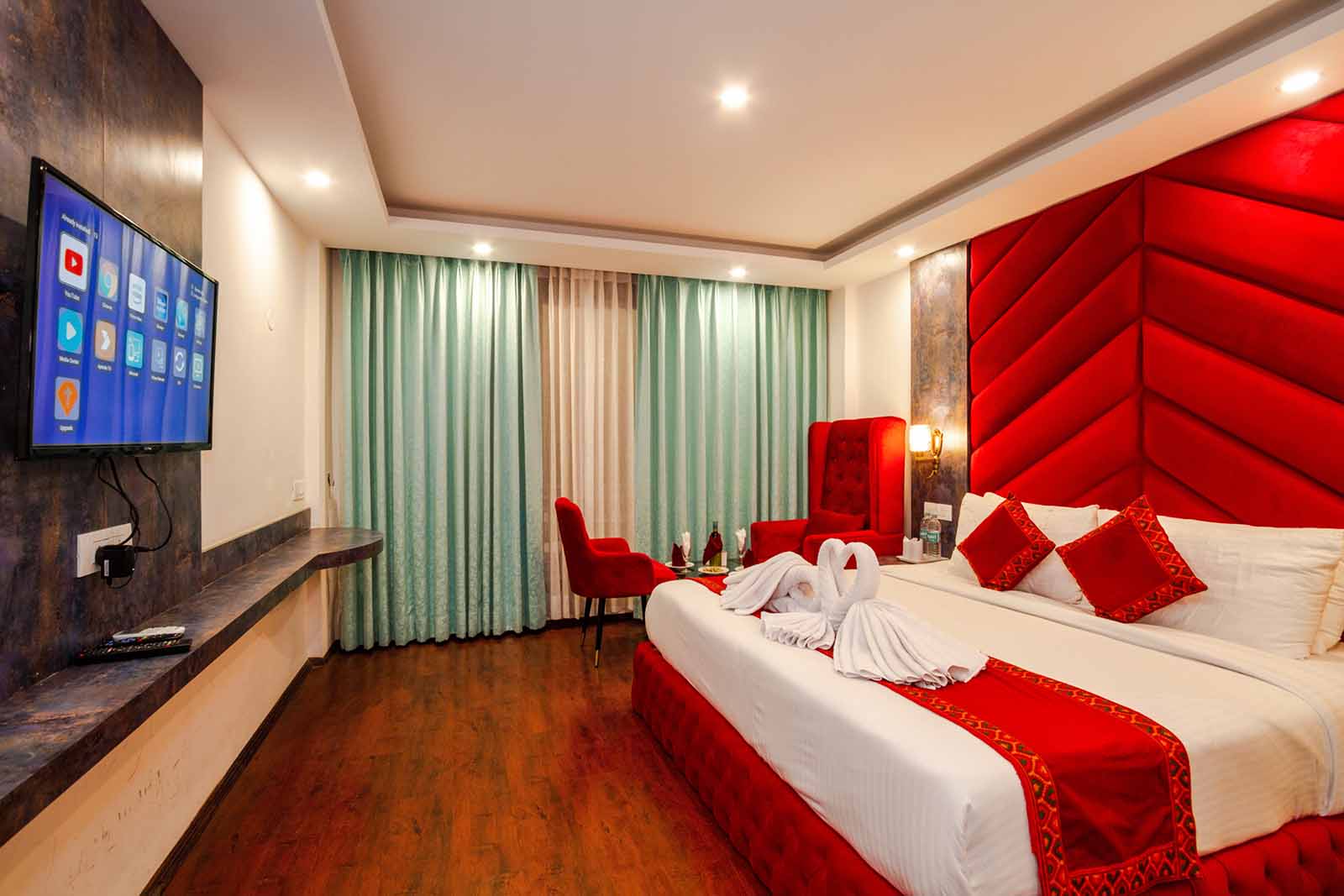 Honeymoon Suite